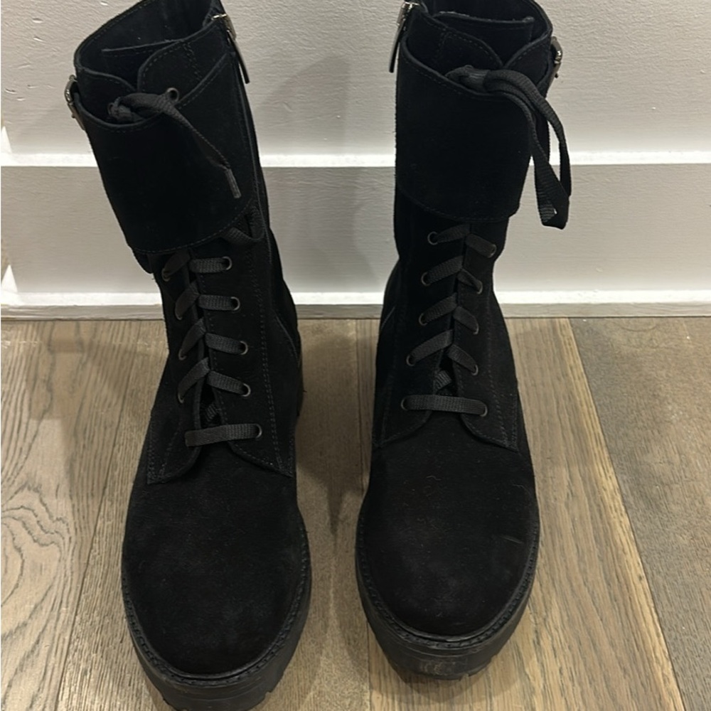 La CANADIENNE Black Lace-Up Boots